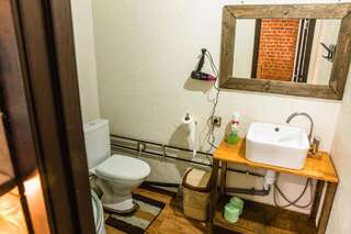 Хостел Монтана Иркутск Двухместный номер с 1 кроватью и собственной ванной комнатой-6