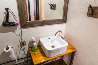 Хостел Монтана Иркутск Двухместный номер с 1 кроватью и собственной ванной комнатой-8
