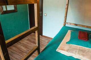 Хостел Монтана Иркутск Двухместный номер эконом-класса с 2 отдельными кроватями-3