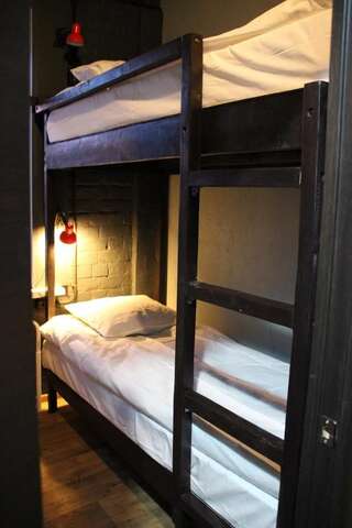 Хостел Монтана Иркутск Кровать в общем номере с 4 кроватями-2