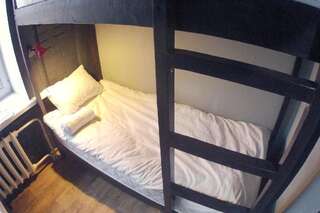 Хостел Монтана Иркутск Кровать в общем номере с 4 кроватями-3